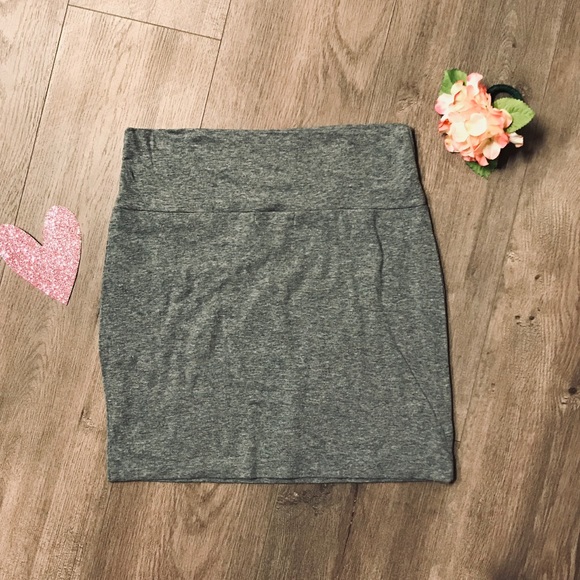 NWT gray casual mini skirt - Picture 2 of 2